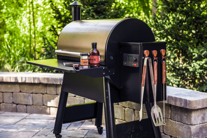 traeger pellet smoker grill